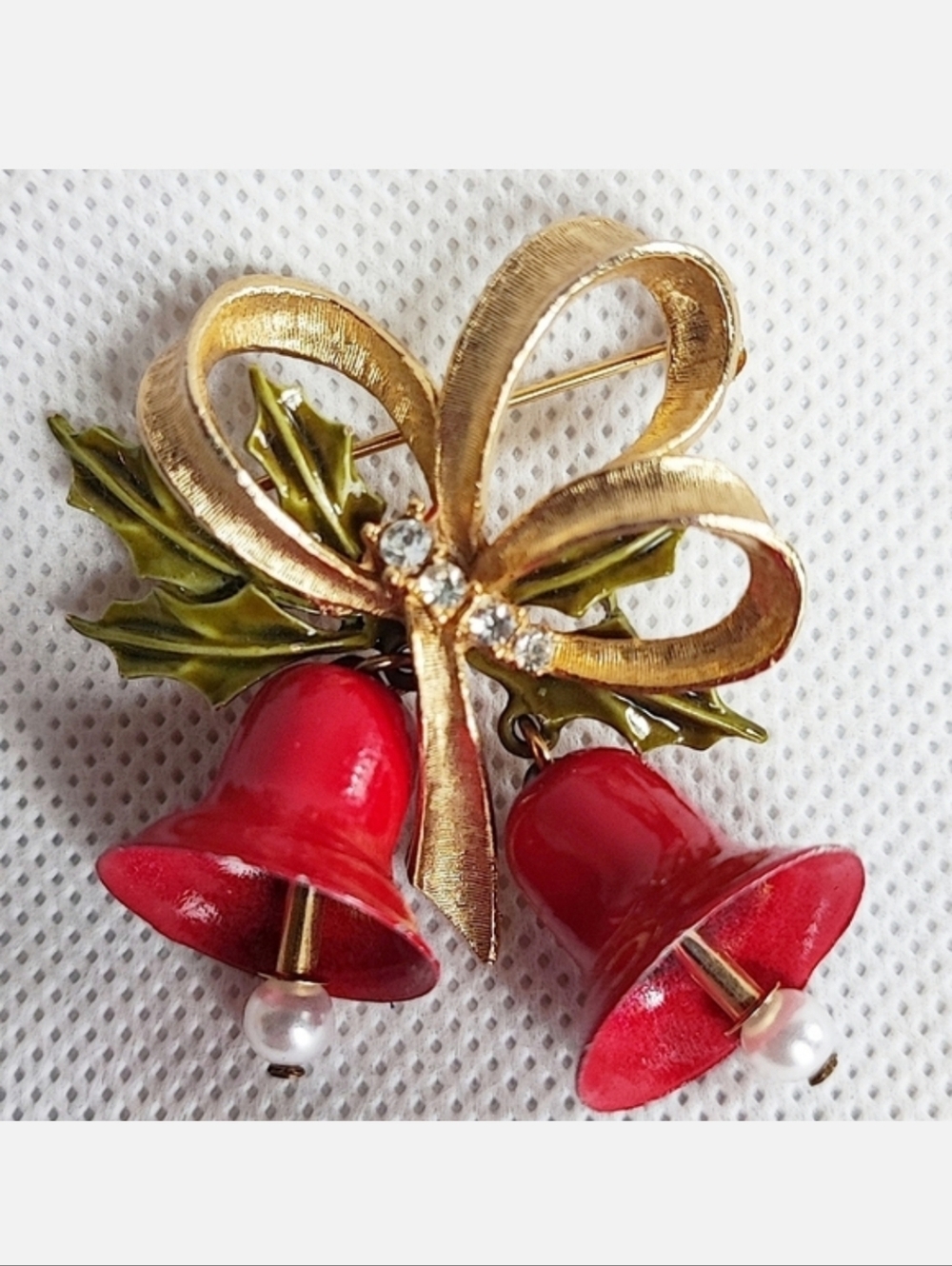 ART Arthur Pepper Red Enamel Vintage Christmas Bells Brooch Gold Tone Pearls